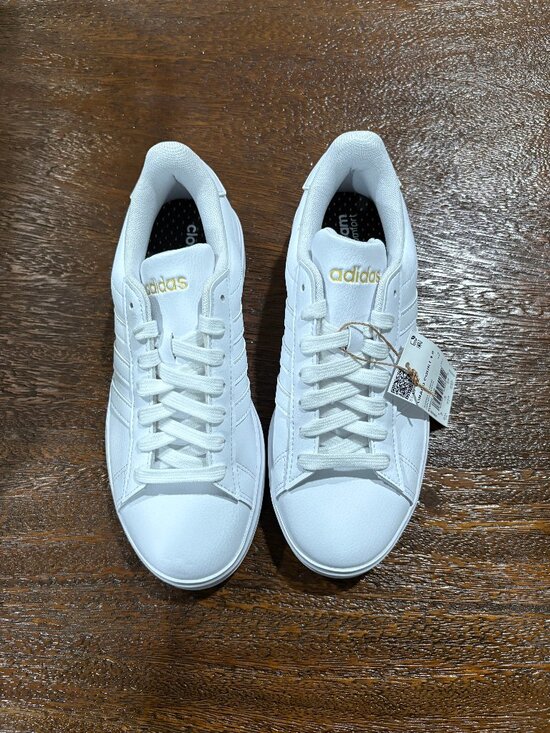 adidas Shoes - Adidas Cloudfoam Comfort White Low top Sneakers Grand Court 2.0 sz 6 1/2 6.5 NEW